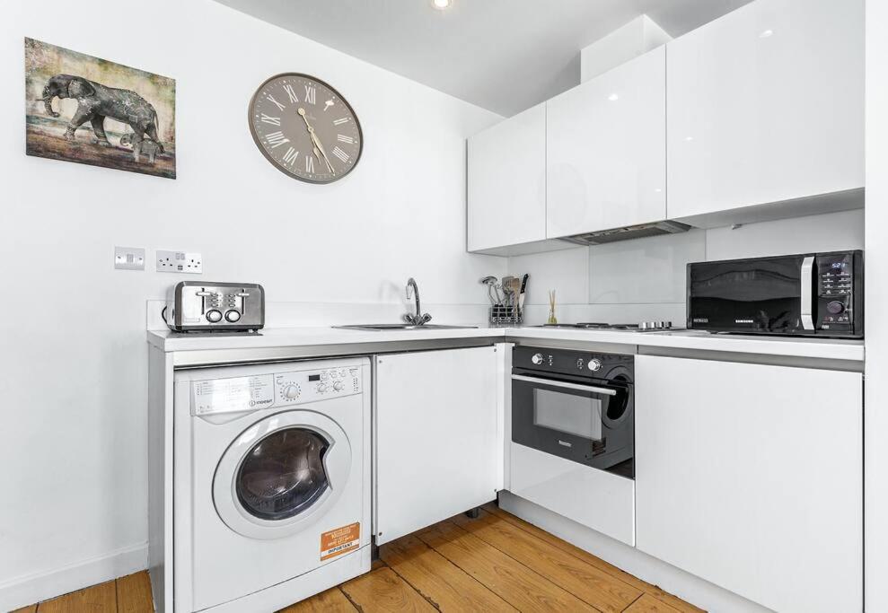 Piccadilly Haven, Flat In Vr12 Londra